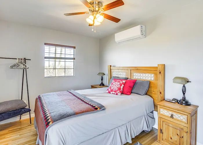 Secluded W/ Viewing Decks + Privacy! Marana