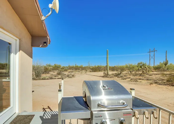 Dom wakacyjny Secluded W/ Viewing Decks + Privacy! *