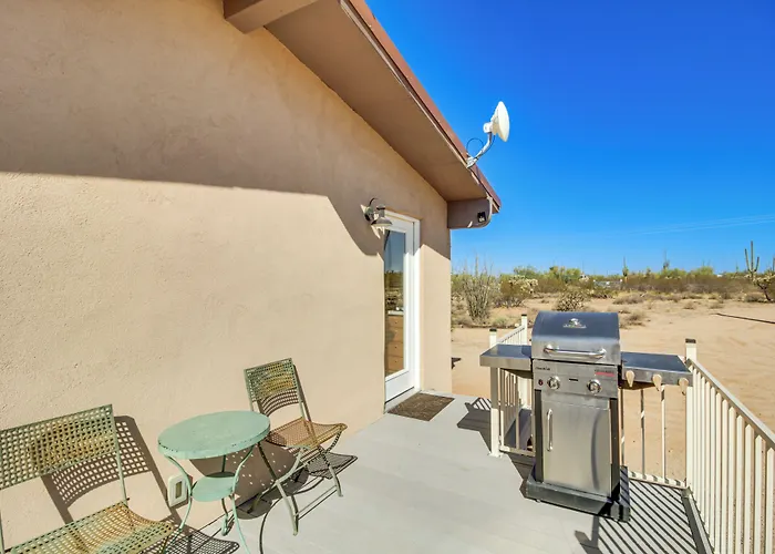 Dom wakacyjny Secluded W/ Viewing Decks + Privacy!
