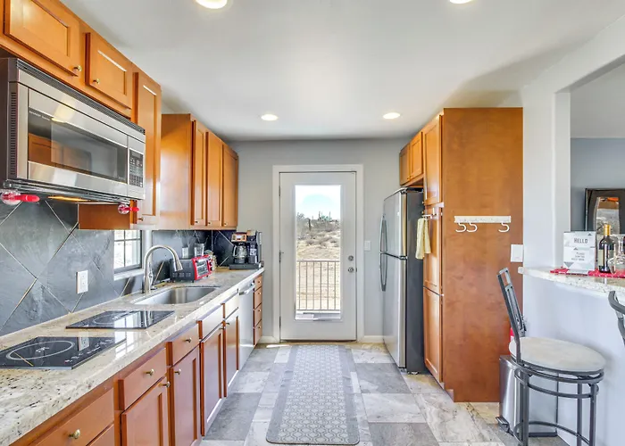 Secluded W/ Viewing Decks + Privacy!