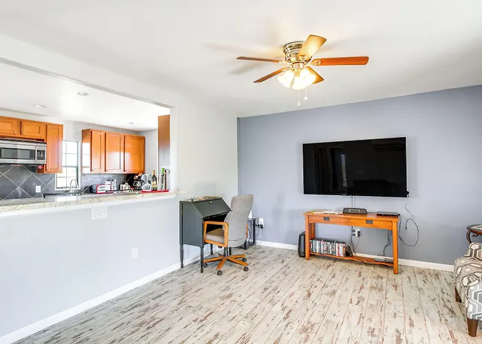 Secluded W/ Viewing Decks + Privacy! Marana