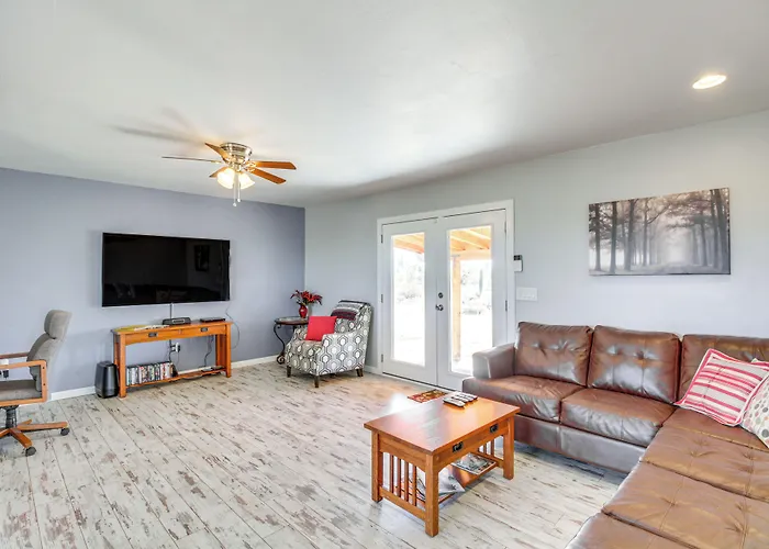 Secluded W/ Viewing Decks + Privacy! Marana