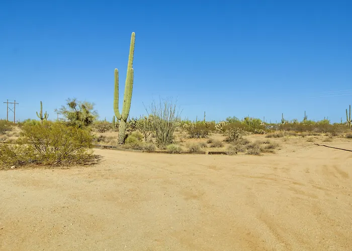 Secluded W/ Viewing Decks + Privacy! * Marana